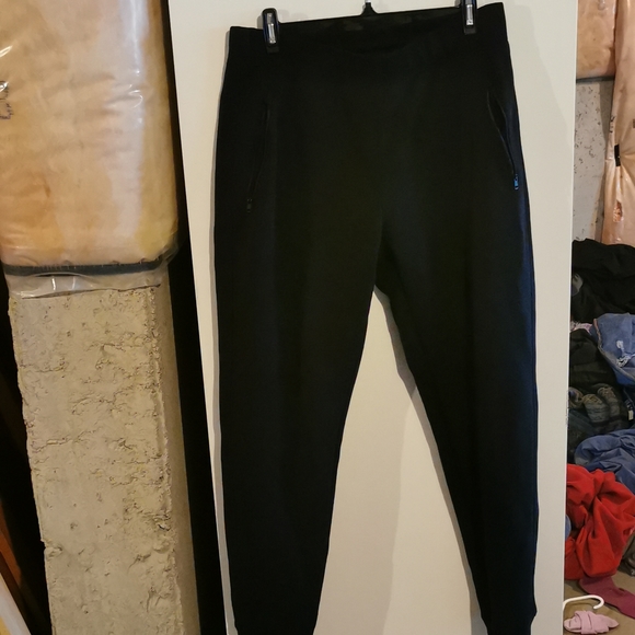 Uniqlo | Pants | Uniqlo Joggers 3 Pants 